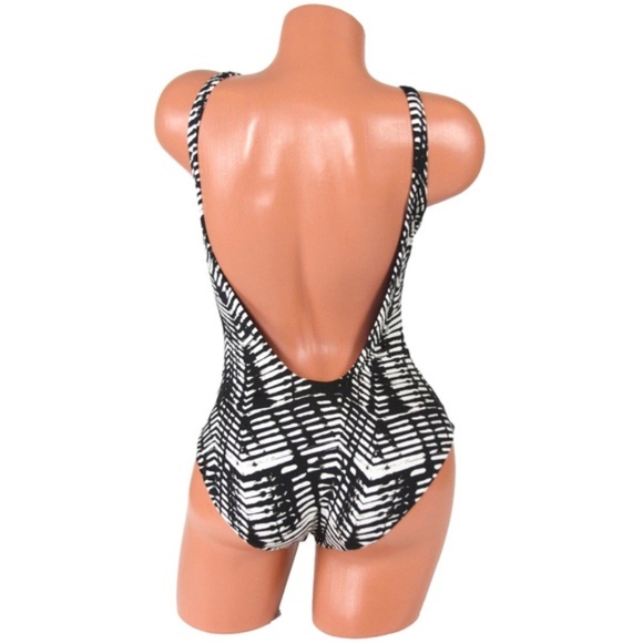 (NWT) Dolce Vita Women's Jungle Beat Macrame One Piece Tank Swimsuit Wipped M - Picture 10 of 11